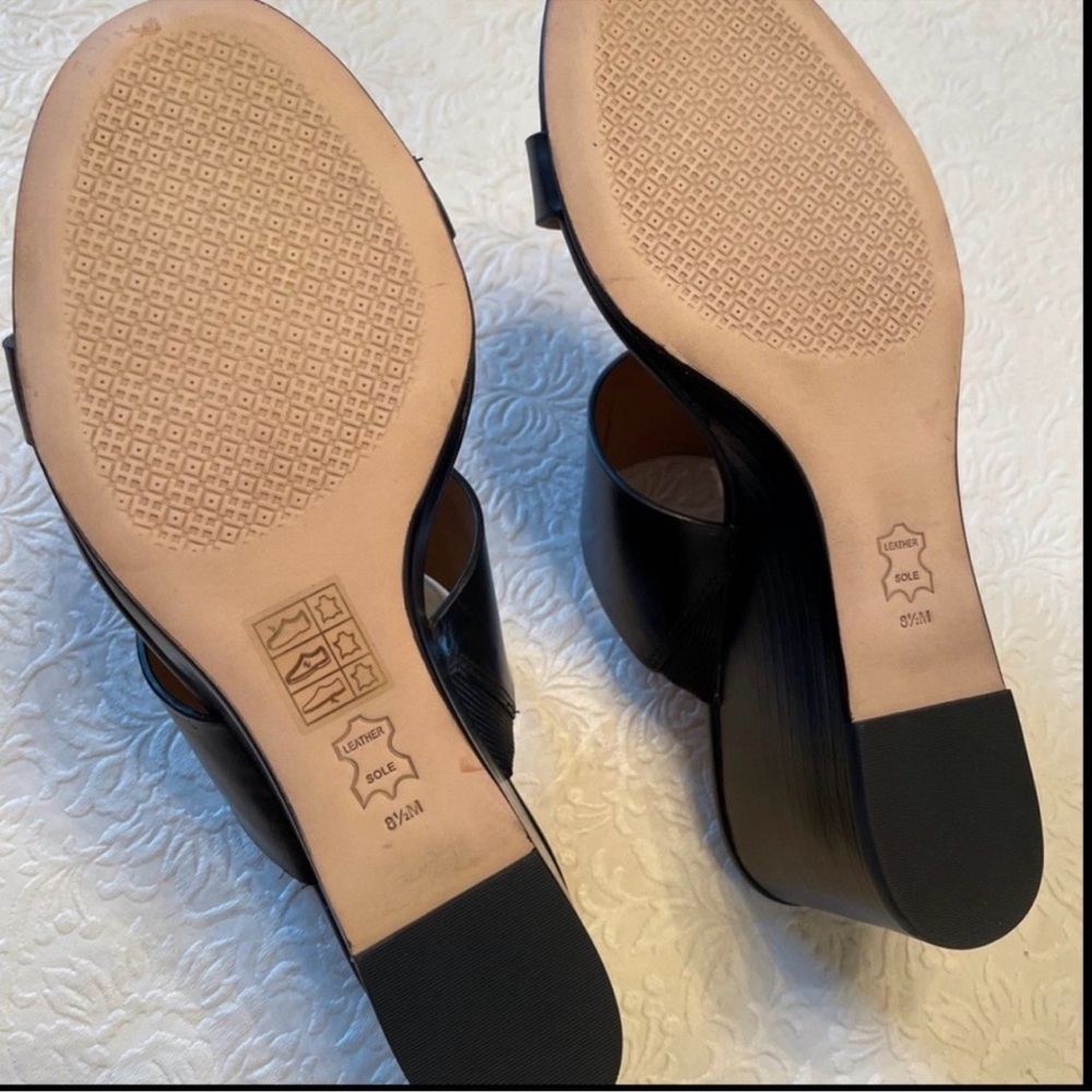 Tory Burch Black Leather Gold-Logo Wedge Slide Sandals. Size 8.5 - Picture 2 of 2